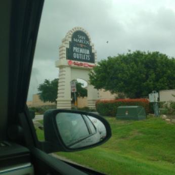 San Marcos shopping outlet